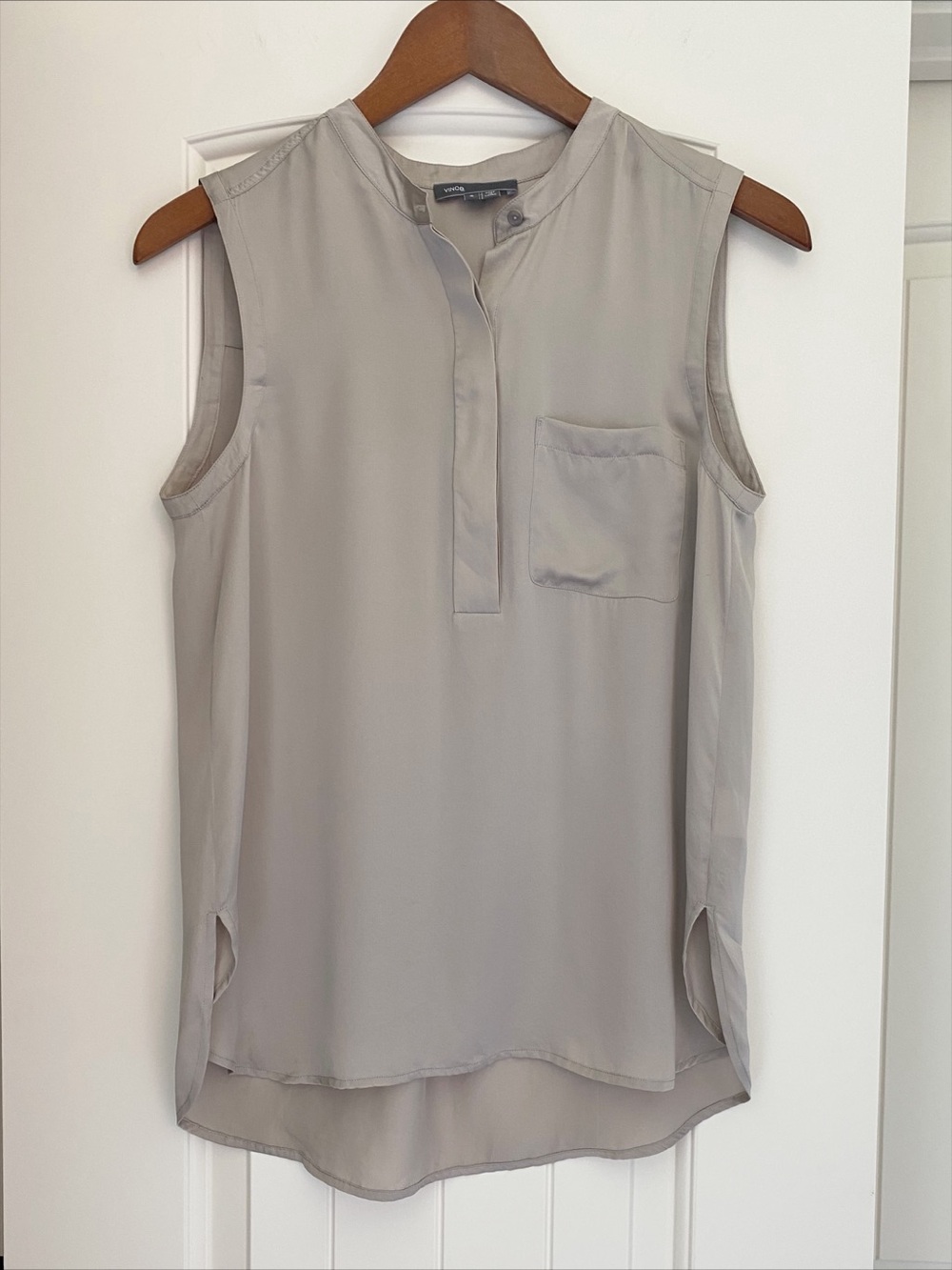 Vince 100% Silk Sleeveless Silvery Gray Mandarin Collar Pocket Blouse Size S/P